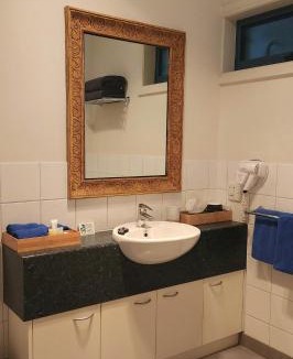Inverloch Hotel | Motel On A'Beckett