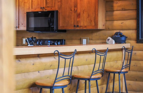 Boyne City Cabin | Mountain Cabin 852| Ski-In/Ski-Out | Sleeps 12 | Balcony Deck