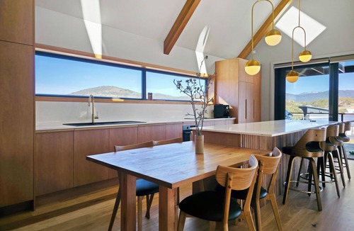 Jindabyne House | Mountain Views ~Balcony w BBQ ~ Elevator + Accessibility Friendly ~ Garage