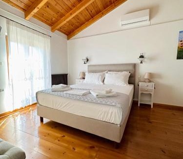 Lazarata Villa | Myrtillo I Luxury Traditional House