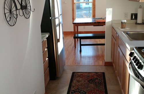 Lake Leelanau House | Need a getaway? Charming Lake Leelanau village cottage