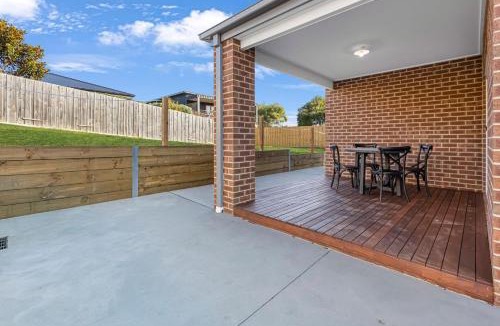 Lakes Entrance House | Nest on Lakeview