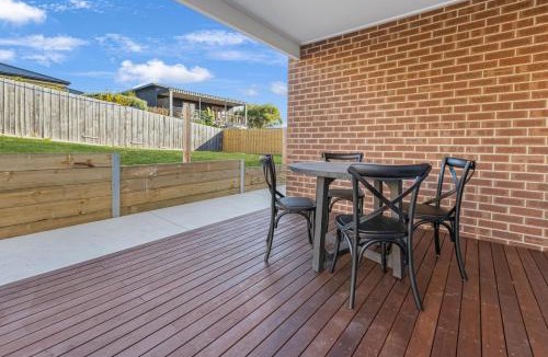Lakes Entrance House | Nest on Lakeview