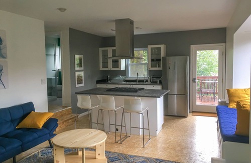 Lagunitas-Forest Knolls Apartment | New Earth Treehouse Studio with Full Kitchen & Own Deck