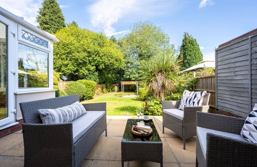 Shirley House | *New Exclusive* Luxury House near NEC, JLR, Resorts World, Birmingham Airport