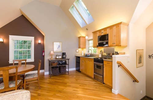 Arcata Cottage | 🌲 New Mgmt! Serene Redwood Retreat: Idyllic redwood views in spacious studio home