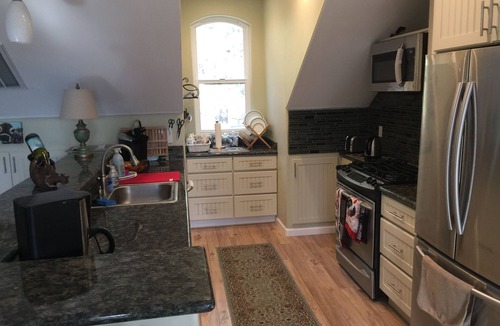Patton Cabin | New secluded apt nestled among the tall pines in charming Running Springs