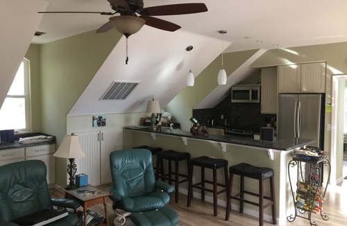 Patton Cabin | New secluded apt nestled among the tall pines in charming Running Springs