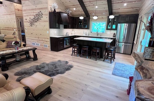 Westfield House | NEW , Spacious , Modern 4-bedroom Red House in peaceful Westfield