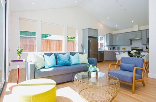 San Tomas House | Newly Built 3BR/2.5BA Modern Retreat in Campbell