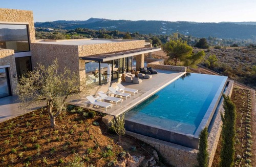 Kilada Villa | Newly constructed Luxurious Family Villa with Infinity Sunset & Tennis court!