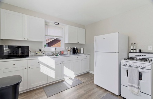 Toledo House | Newly furnished - Free Parking