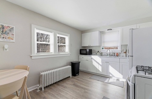 Toledo House | Newly furnished - Free Parking