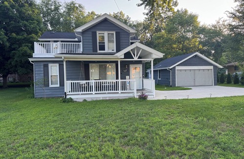 Fort Gratiot House | Newly Remodeled, Comfy Home w/Large Fenced Yard