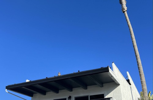 Aptos House | NEWLY REMODELED BEACH FLATnPanoramic Ocean Views- Just steps to the Beach