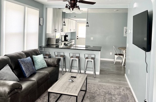 Willobee On The Lake House | Newly Remodeled Willoughby-Mentor Lakeside House. Close to EVERYTHING!