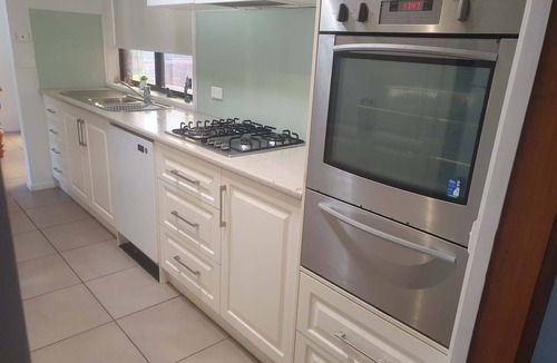 Rosebud House | Nice 3-bedroom house with AC in charming Rosebud