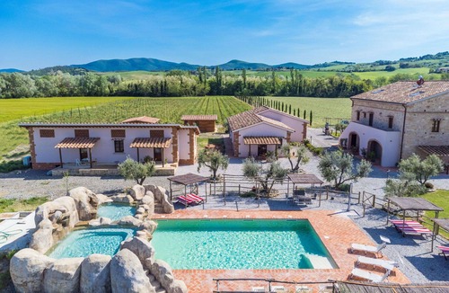 Guardistallo Apartment | Nice apartment for 4 people with A/C, pool, WIFI, patio, pets allowed and panoramic view