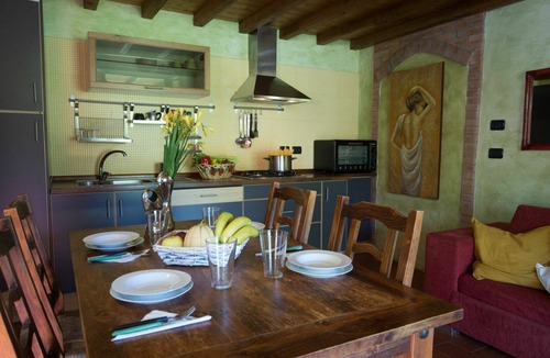 Montefiascone Villa | Nice apartment in villa with hot tub, WIFI, pool, TV, patio, pets allowed and panoramic view