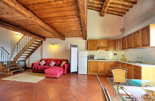 Montebonello Villa | Nice apartment in villa for 4 guests with A/C, WIFI, pool, TV, patio and pets allowed
