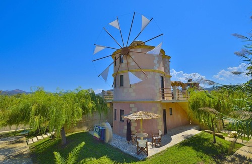 Nopigia House | Nice windmill apartments