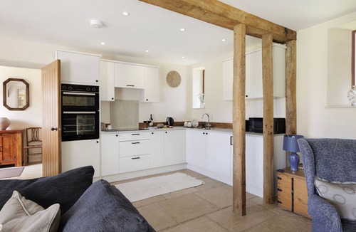 Wickhamford Cottage | Norton Subedge Barn - a mkt - marketing that sleeps 6 guests in 3 bedrooms