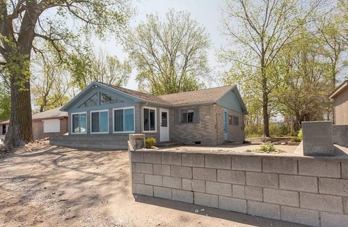 Oak Harbor House | Oak Harbor Lake Erie Beachfront Cottage 2-Bedroom 1-Bath