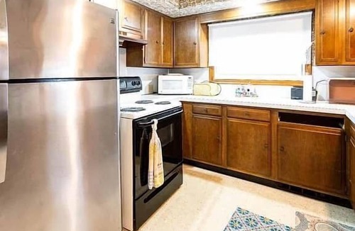 Oak Harbor House | Oak Harbor Lake Erie Beach Front Cabin 3 Bedroom 1 Bathroom