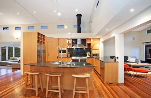 Rye House | Ocean Retreat multi family stay Gas heated Pool/spa 5min walk to Ocean.