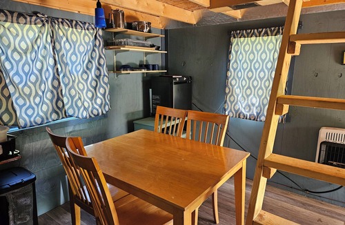 Moorestown Cabin | Off Grid cabin retreat in Falmouth/Merritt perfect for relaxing getaway