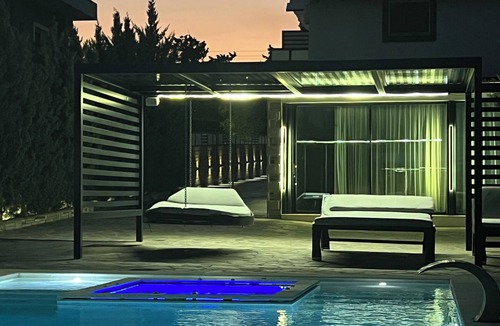 Anavyssos Villa | Olivujoj - Private Pool Villa with Detached Pool House & BBQ in Athenian Riviera