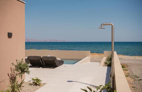 Nopigia Villa | Onora Villa - Steps from the Sea by etouri