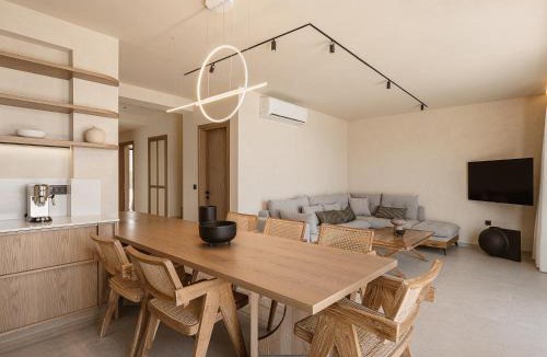 Nopigia Villa | Onora Villa - Steps from the Sea by etouri