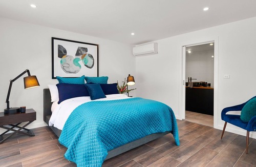 Beaumaris House | Opulence in Bayside with Incredible Views