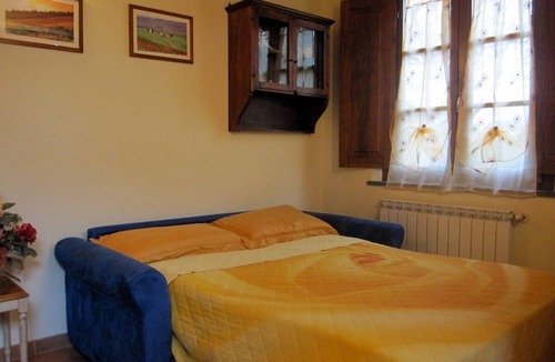 Poggio Alla Cavalla House | ORANGE APARTMENT in Poggio alla Cavalla farmhouse in the heart of Tuscany