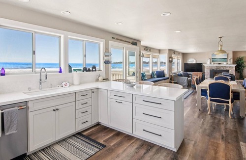 Stinson Beach House | Original Oceanfront Stinson Beach at its Best