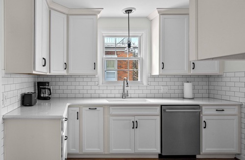 Ottawa Hills House | Ottawa Hills 3bd w Chef's Kitchen, King bd, N64