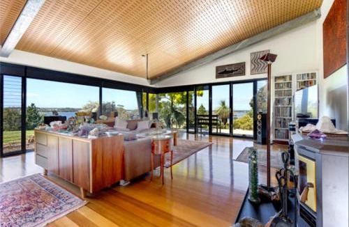 Toorloo Arm House | Paradise Point, beautiful and secluded, ocean views, 800m lake frontage