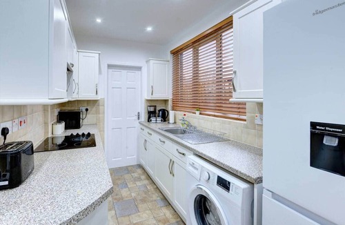 Smethwick House | Park 3 Bedroom House|4 Beds|Sleeps 6 Guests| Birmingham