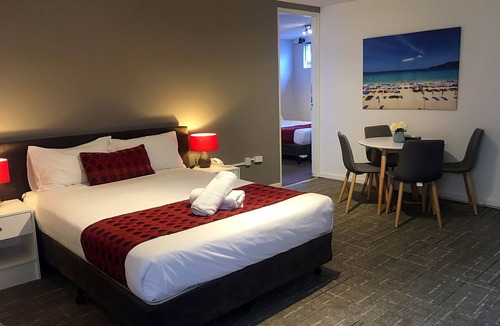 Parkdale Hotel | Parkdale Motor Inn