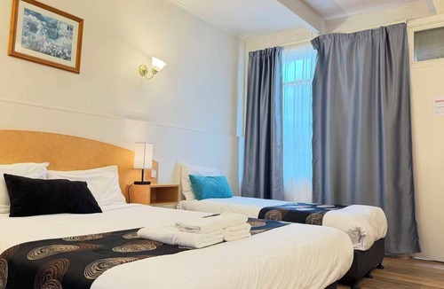 Brunswick Hotel | Parkville Motel