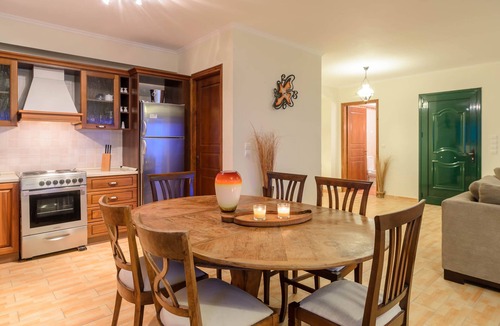 Akrotiri House | Parys Villas