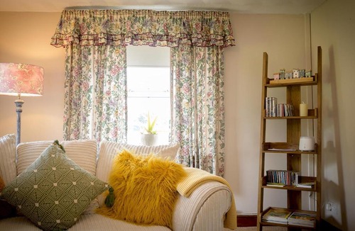 Usk House | Pass the Keys Porth Vaynor Farmhouse and Gardens