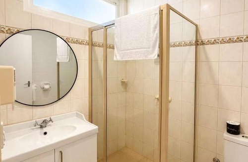 Kew Hotel | Pathfinder Motel