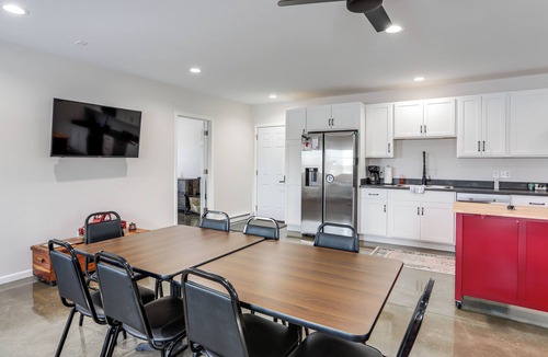 Oak Harbor House | Patio & Parking! Modern Bunkhouse Near Lake Erie