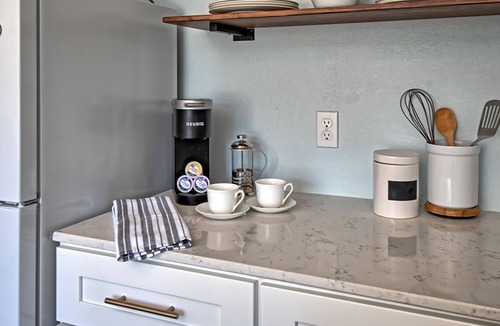 Redding Cottage | Peaceful Cottage Retreat - 1 mile from Lake Shasta