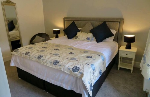 Lydney House | Peaceful Country Cottage in the Forest of Dean