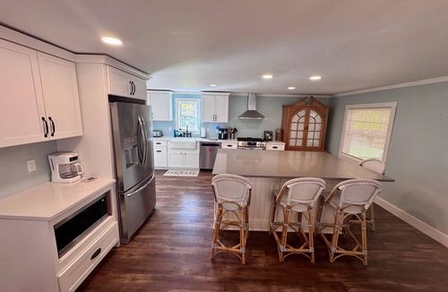 Maple City House | Peaceful, dog‑friendly 3BR cabin near Glen Arbor with fenced yard!