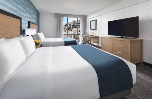 Fisherman's Wharf Hotel | Peaceful Retreat Steps From Pier 39 | 2 Stunning City View Rooms w/Pool Access