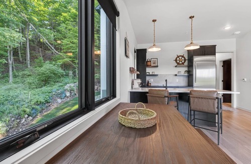 Sister Bay Condo | Pearl Of Sister Bay Luxury Downtown Condo